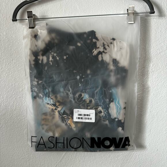 NEW Fashion Nova Hardcore Bleached T shirt Womens Size Med Graphic Print Black - Picture 5 of 7